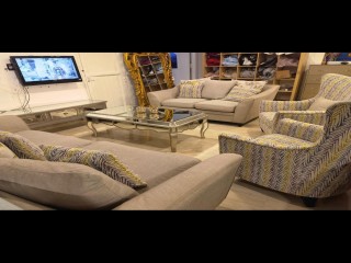 طاولة وسط مرايا 