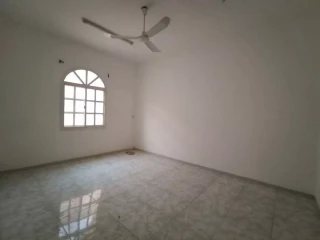 فيلا للايجار في الروضة / عجمان