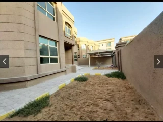 للإيجار فيلا مدينة خليفة أ /أبو ظبي 