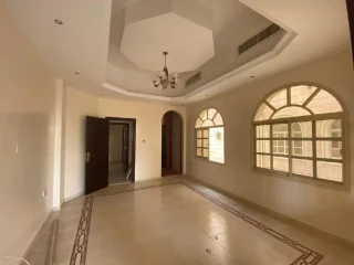 للإيجار فيلا سكنية فاخرة في مدينة خليفة أ 