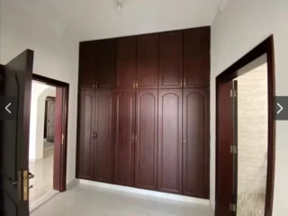 فيلا فاخرة للايجار في مدينة الشامخة