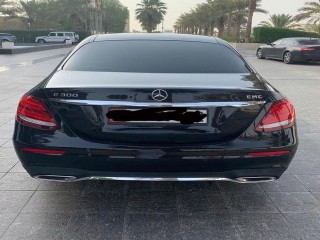 مرسدس E300 2018