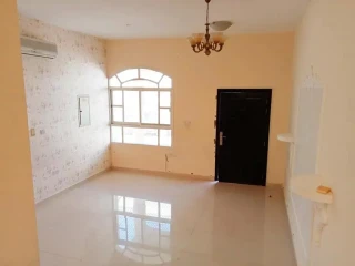 فيلا طابقين الإيجار بمجمع 3 في الطويه/ العين 