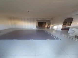 فيلا للإيجار في الروضة/ عجمان 