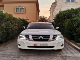 للبيع نيسان المكينة الصغيرة