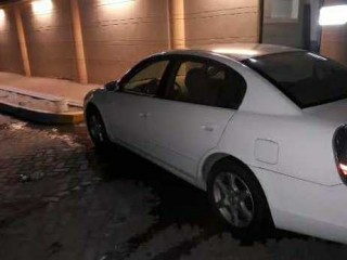 للبيع  نيسان التيمه  موديل: 2006 ملكيه سنه  4سلندر  فل اتوماتيك  السعر 6500 التواصل: 0544748678