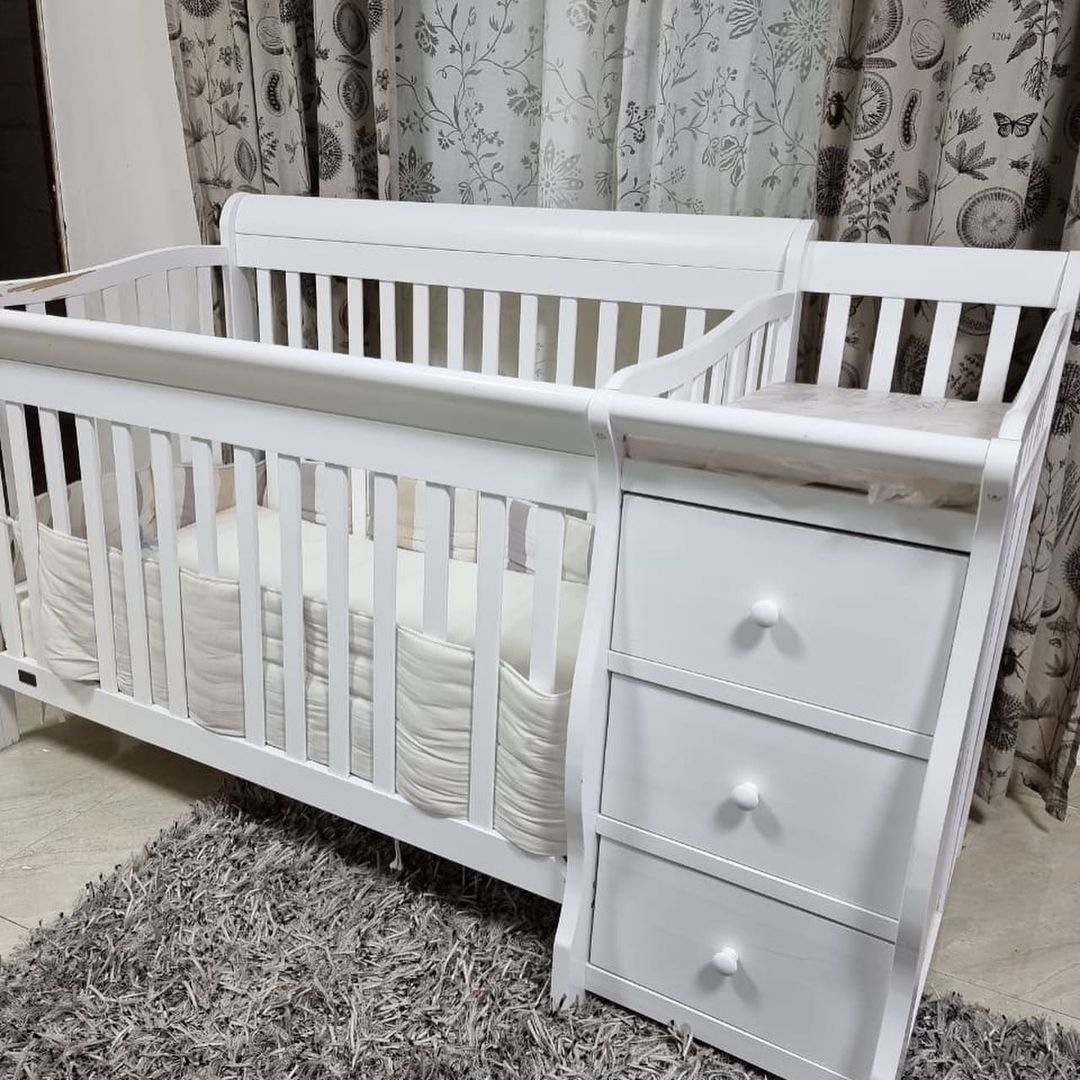 سرير اطفال من giggles..