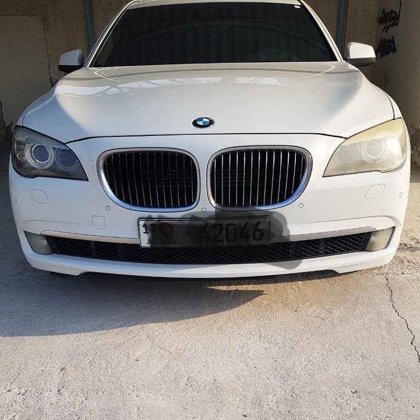 للبيع سيارة BMW 750 خليجي موديل 2011