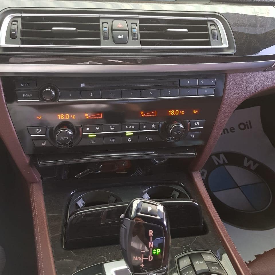 للبيع سيارة BMW 750 خليجي موديل 2011