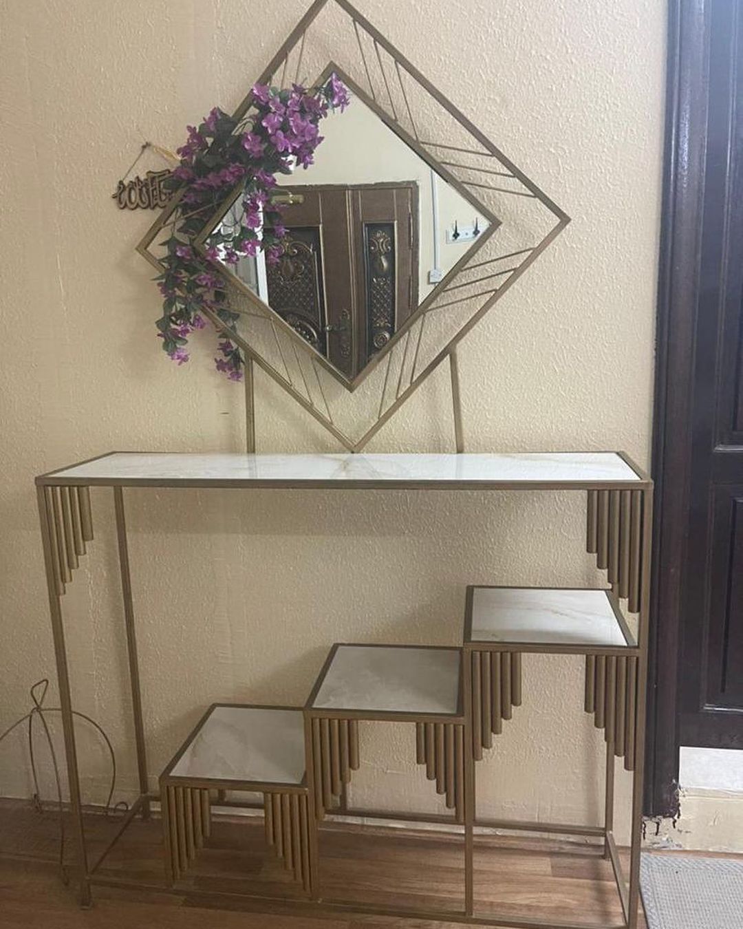 طاولة طعام 8 كراسي + طاولة مدخل