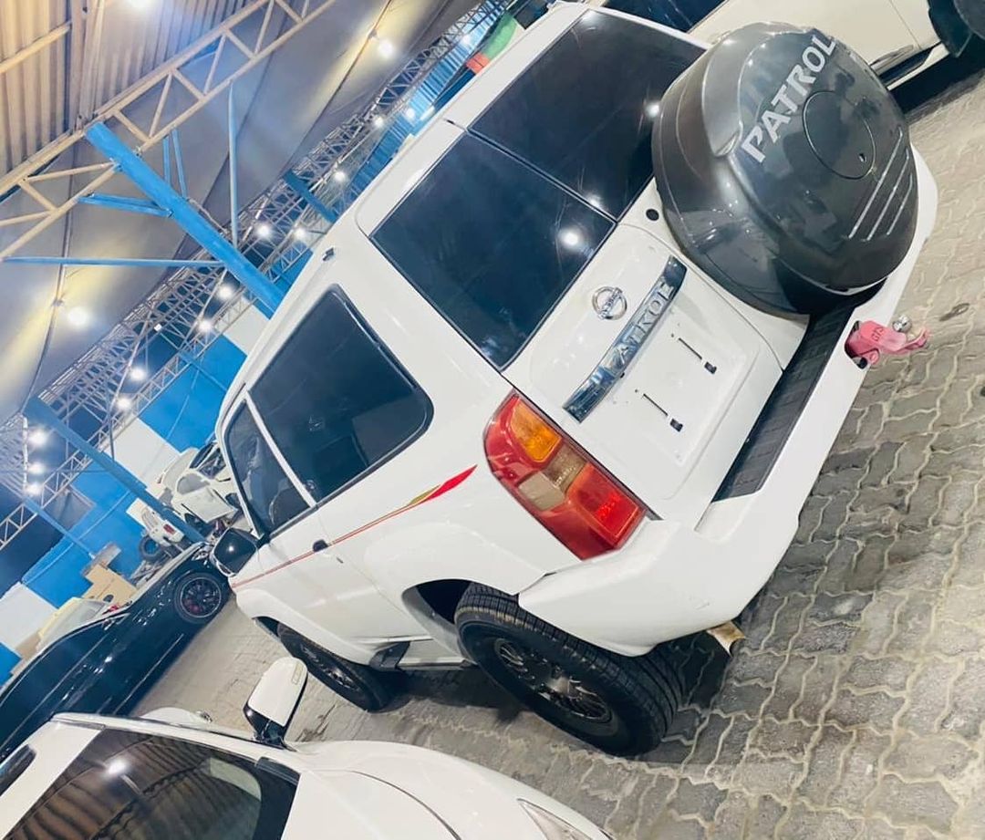  للبيع سيارة نيسان بترول ٢٠٠٦