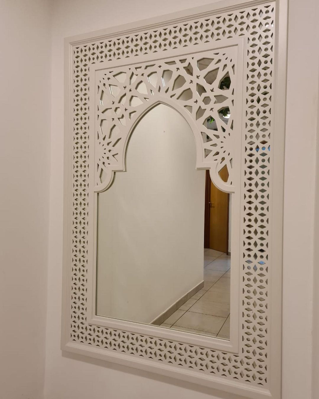 مراية كبيرة