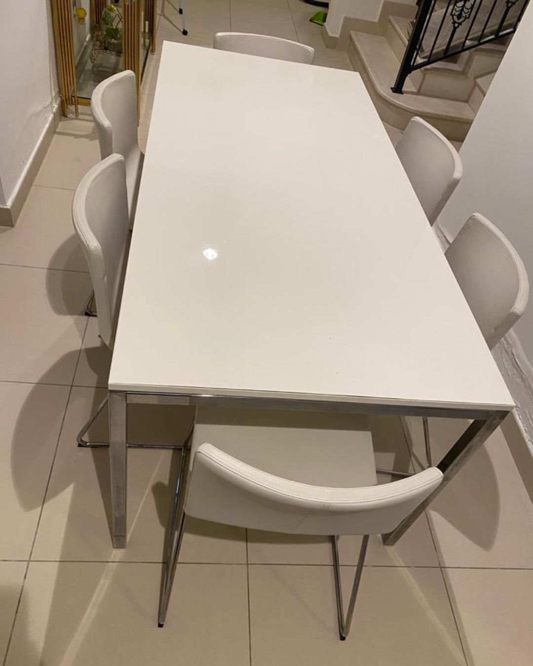 طاوله طعام ٦ اشخاص