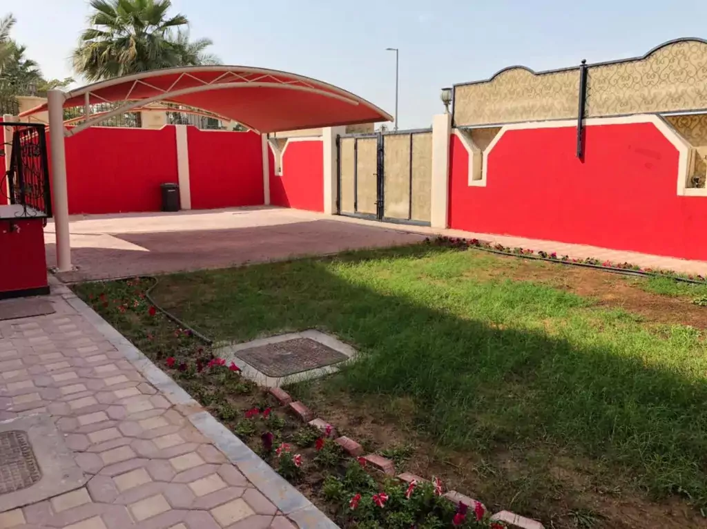 للإيجار فيلا مستقلة في مدينة خليفة أ