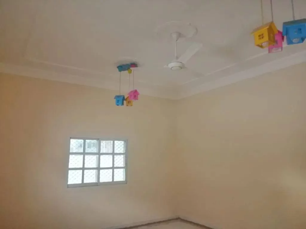 للإيجار فيلا في سكمكم علي الطريق العام مباشرة 