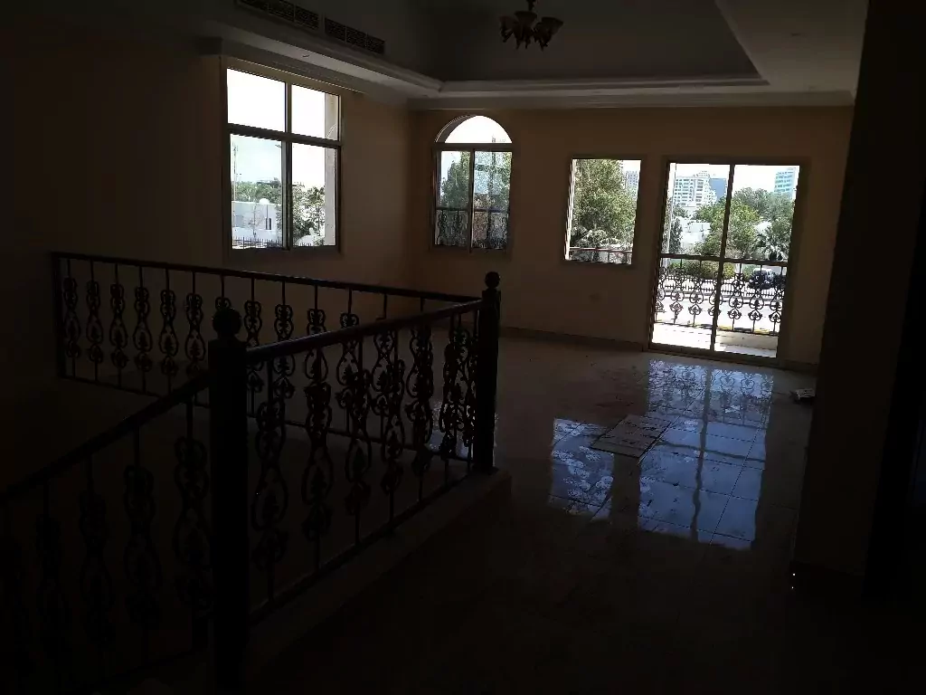 فيلا جديدة أول ساكن بالفصيل علي البحر 