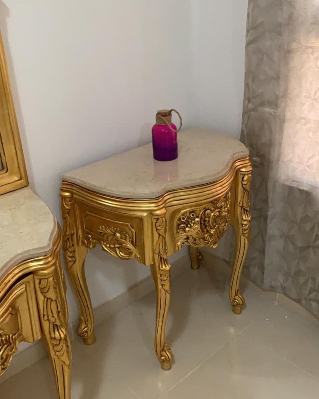 طقم سريرين + تسريحتين 