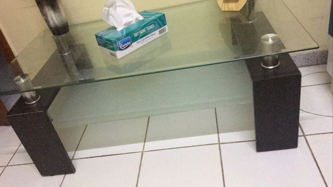 طاولة