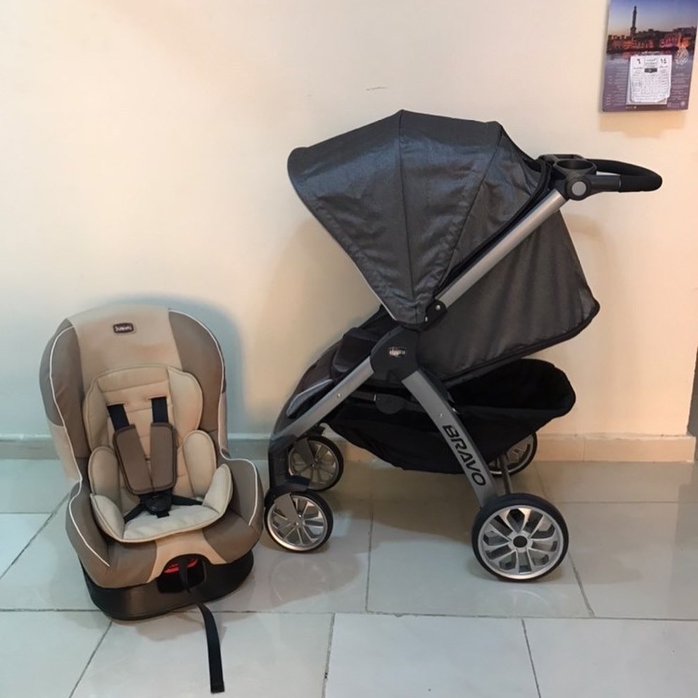 عربة أطفال شبه جديدة ماركة Chicco - Bravo  