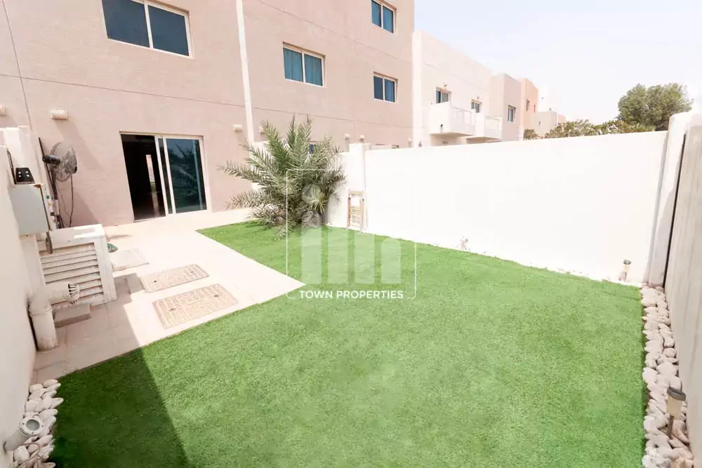 فيلا للبيع بمدينة روضة الريف