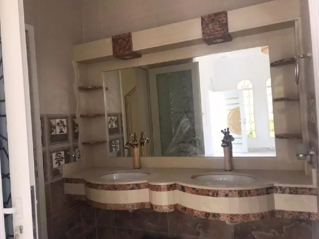 فيلا للبيع جديدة في الياسمين