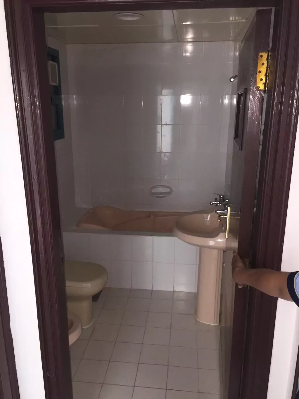 للإيجار شقة في أبوظبي النادي السياحي
