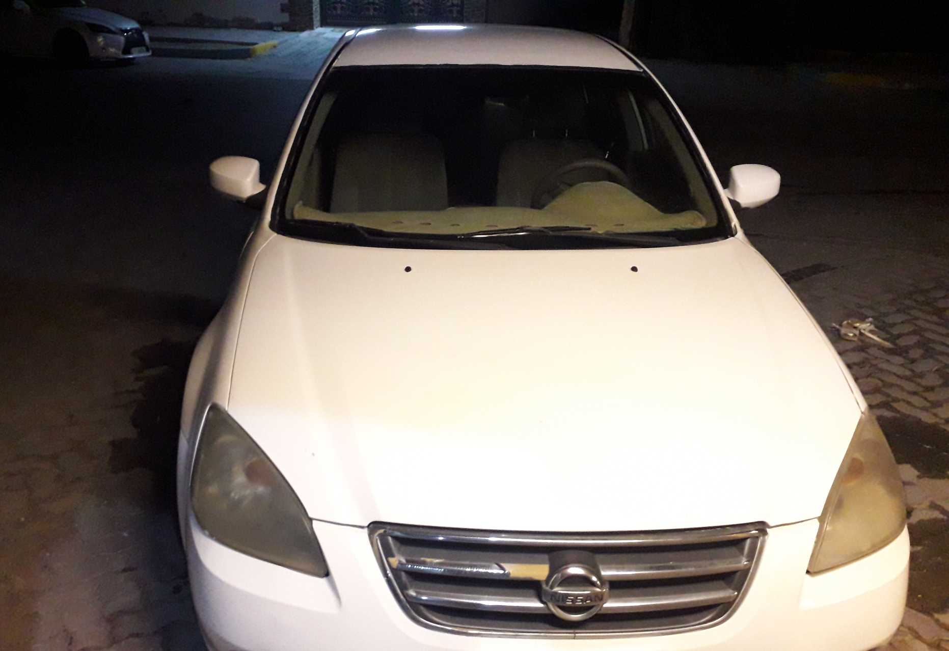 للبيع  نيسان التيمه  موديل: 2006 ملكيه سنه  4سلندر  فل اتوماتيك  السعر 6500 التواصل: 0544748678
