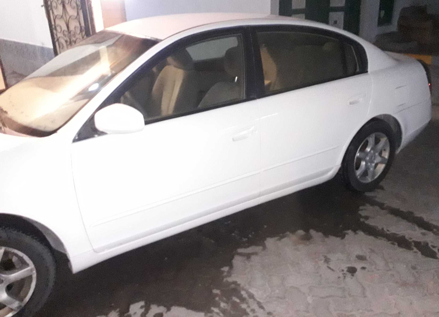 للبيع  نيسان التيمه  موديل: 2006 ملكيه سنه  4سلندر  فل اتوماتيك  السعر 6500 التواصل: 0544748678