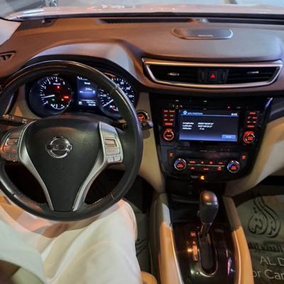 For sale Nissan Rogue full option America 2016 model  