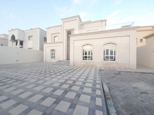 للايجار فيلا مدينة الرياض موقع مميز قريب الخدمات وقريب مخرج بني ياس تشطيب vip حجر خارجي الفيلا سمارت 
