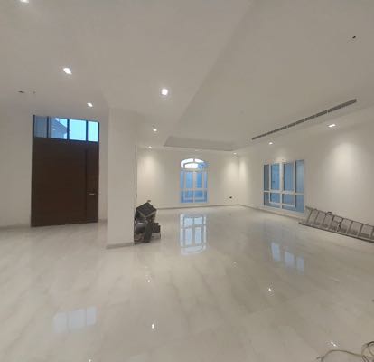 للايجار فيلا مدينة الرياض موقع مميز قريب الخدمات وقريب مخرج بني ياس تشطيب vip حجر خارجي الفيلا سمارت 
