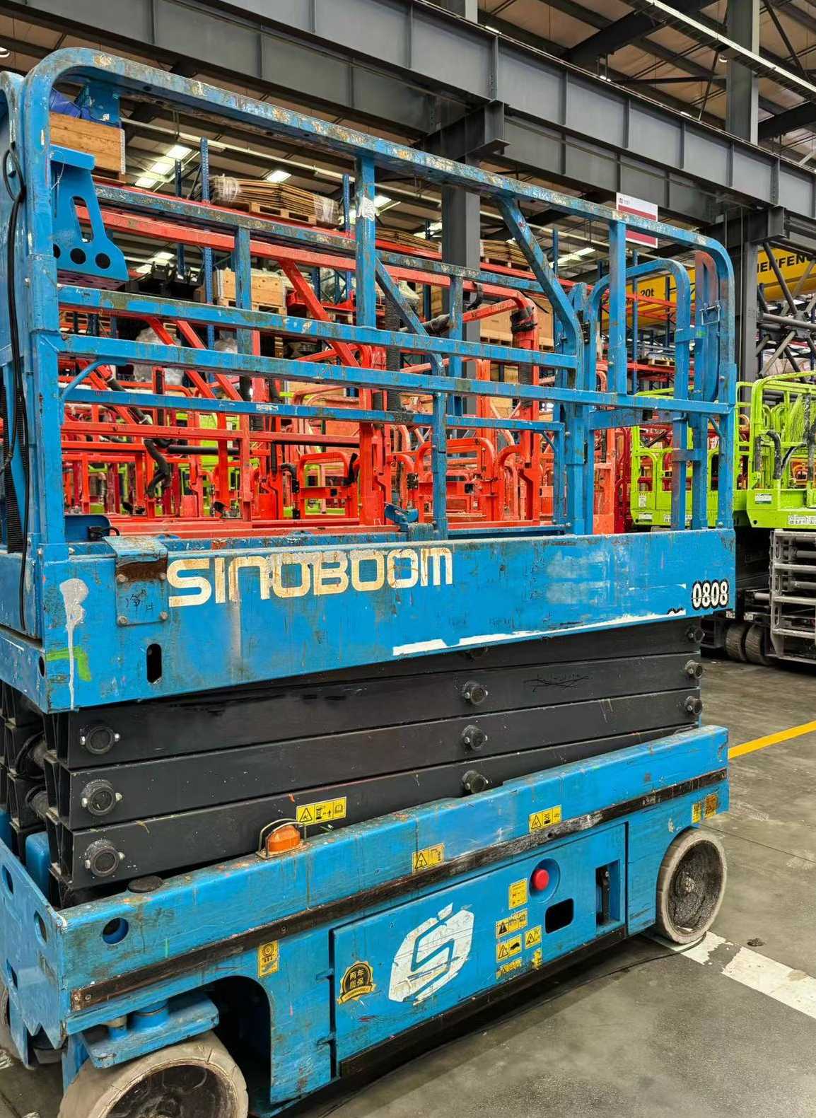 سيزر لفت 12متر للإيجار في جدة مكة الدمام الرياض