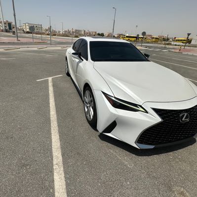للبيع لكزس is300 خليجي اول مالك 
