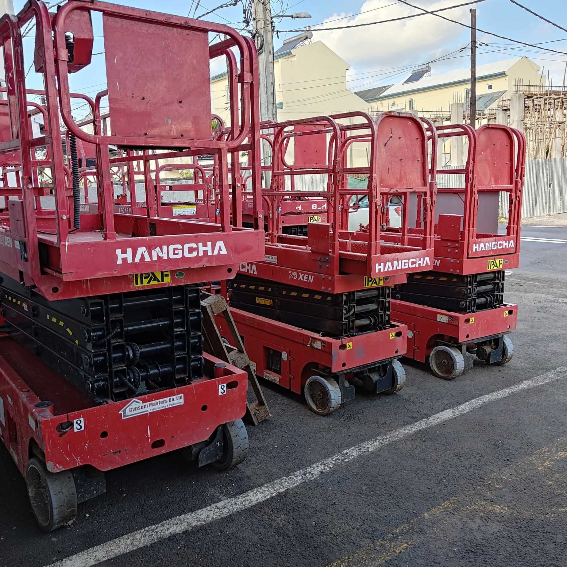 سيزر لفت للايجار بالرياض // 8متر 12متر 16متر 18متر ديزل دفع رباعي - 0564548663